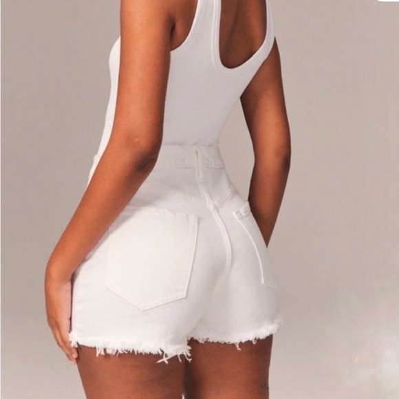 NWT - Abercrombie & Fitch White high rise the mom Short size 27 - Picture 7 of 7